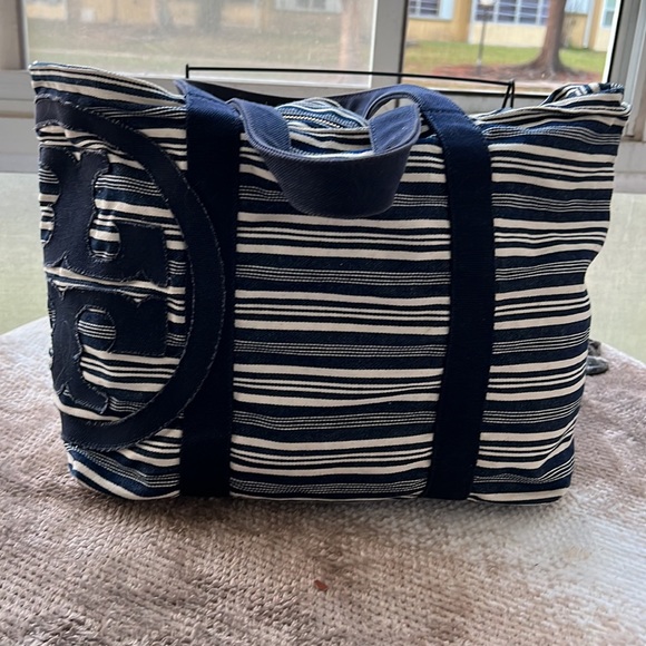 TORY BURCH HUGE tote or beach bag - Picture 3 of 12